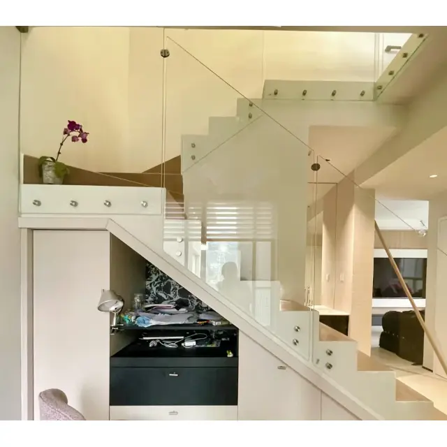 Išgręžtas stiklas turėklams